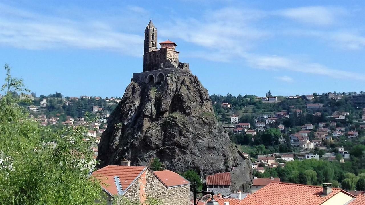 Le Petit Seguret Appartement Le Puy-en-Velay Buitenkant foto