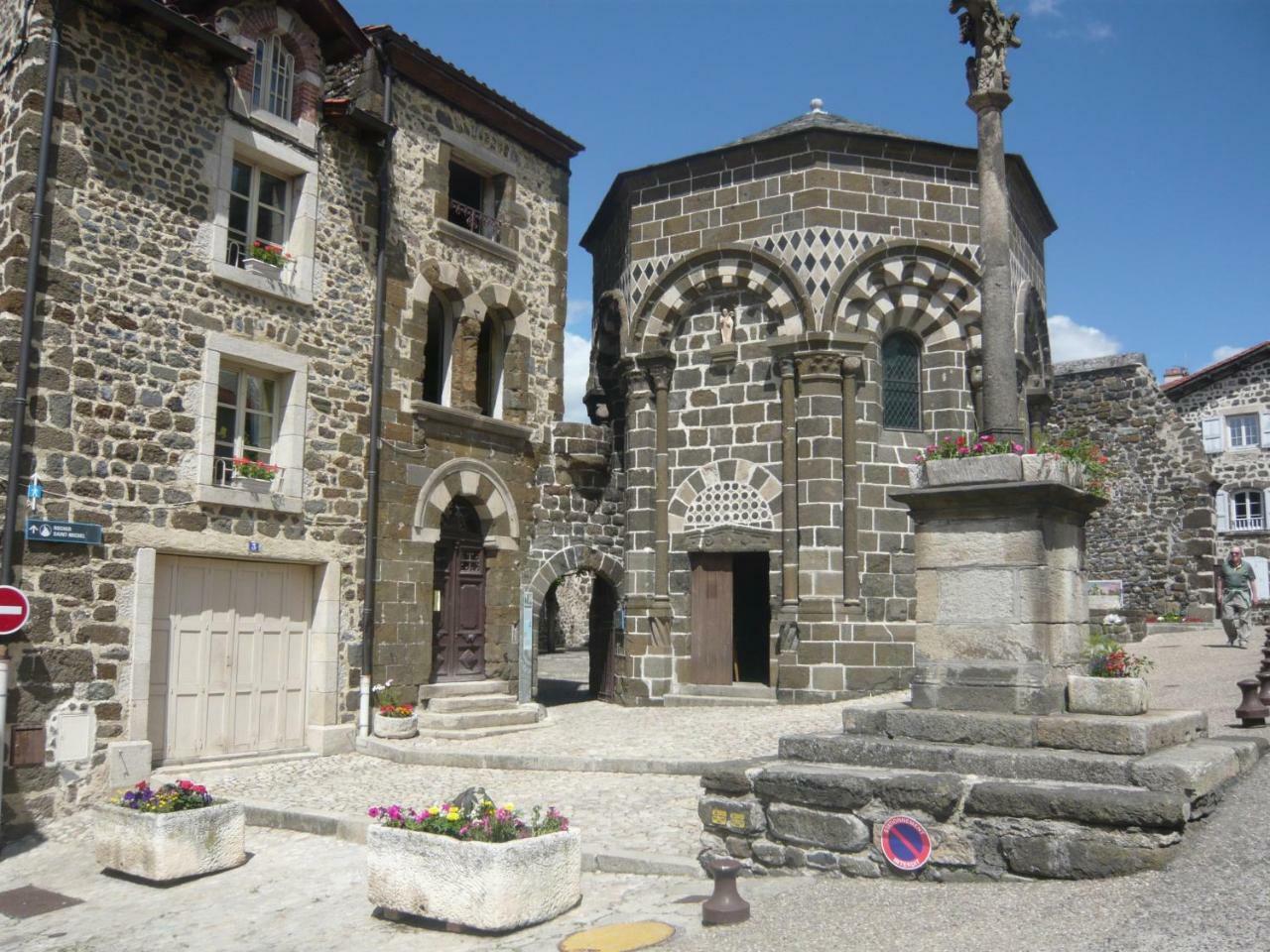 Le Petit Seguret Appartement Le Puy-en-Velay Buitenkant foto