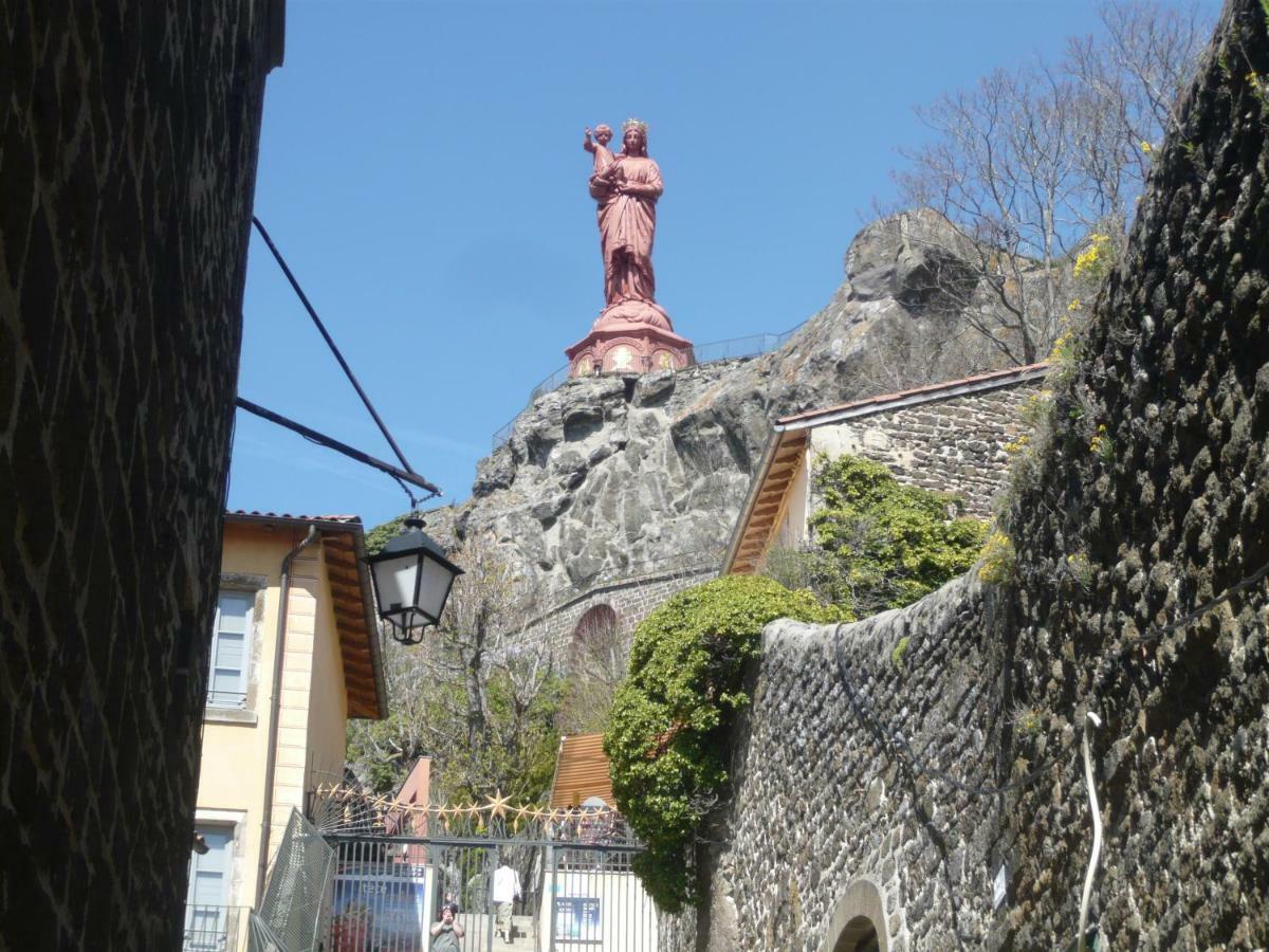 Le Petit Seguret Appartement Le Puy-en-Velay Buitenkant foto